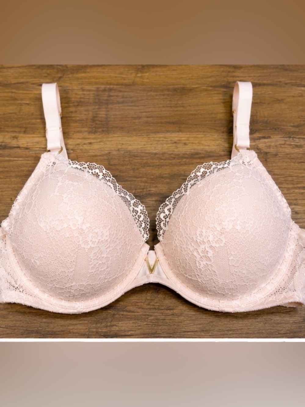 Victoria’s Secret Light Pink Lace Plunge Bra 36DDD